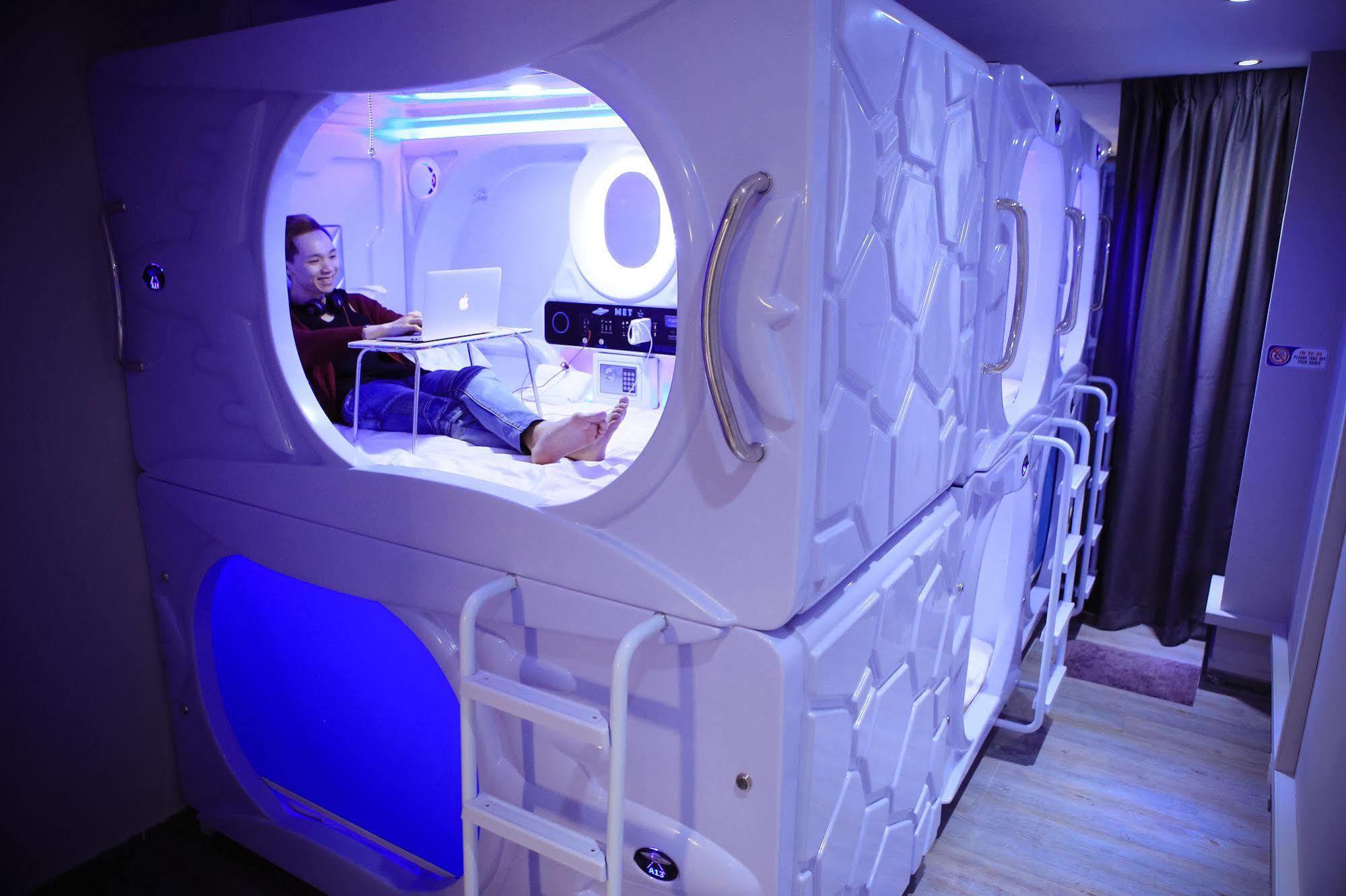 Met A Space Pod @ Boat Quay Singapur Exterior foto